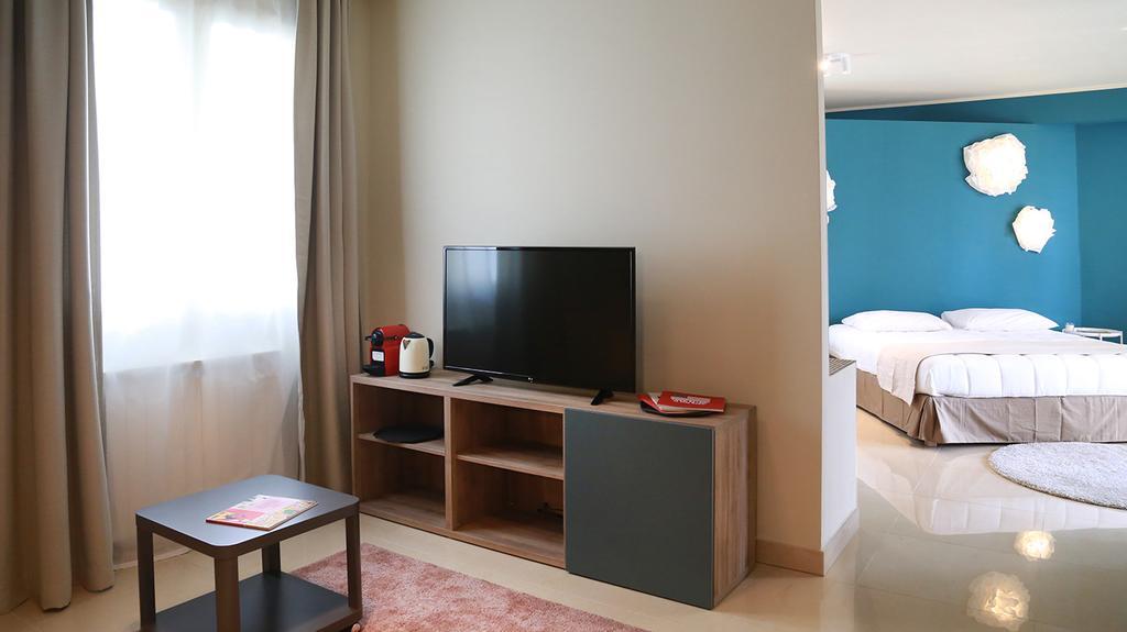 Velvet Rooms Bordighera Bagian luar foto